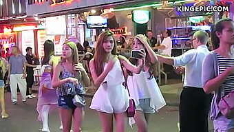 Diversão Na Câmera Escondida De Uma Adolescente Tailandesa Em Pattaya