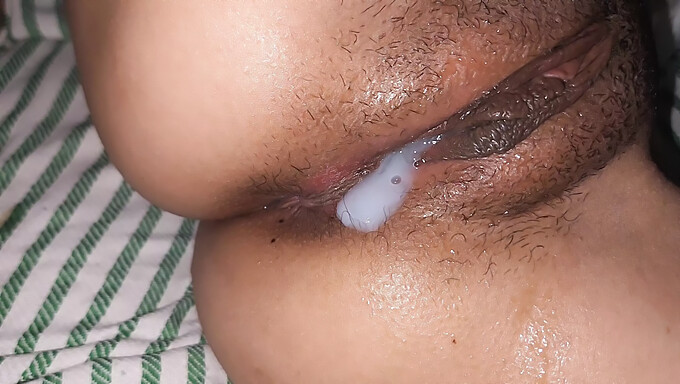 Amatørbabe Med Små Pupper Får En Creampie I Pov-Video